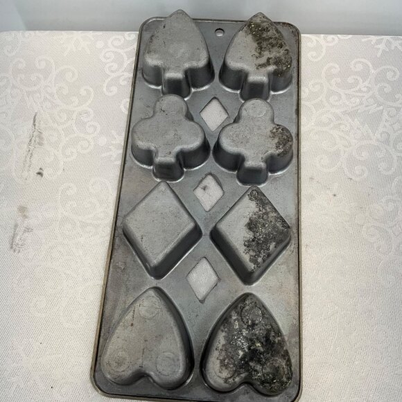Vintage Metal Playing Card Suit Mold Tray - Picture 2 of 2